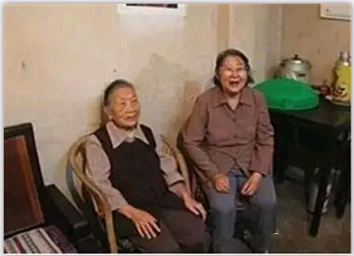 ë��Ů����������¶��
